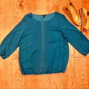 🎉3/$15 FINAL SALE Ann Taylor Pleated Blouse